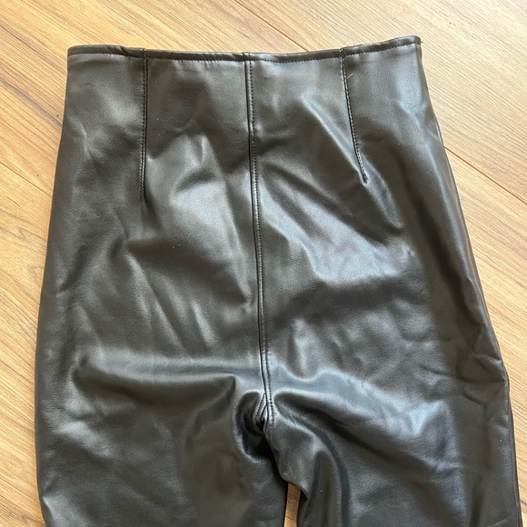 Abercrombie & Fitch high waisted vegan leather leggings - Picture 3 of 6